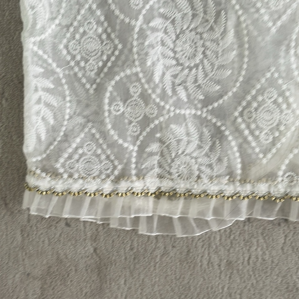 Delicate Embroidery Top - Picture 9 of 9